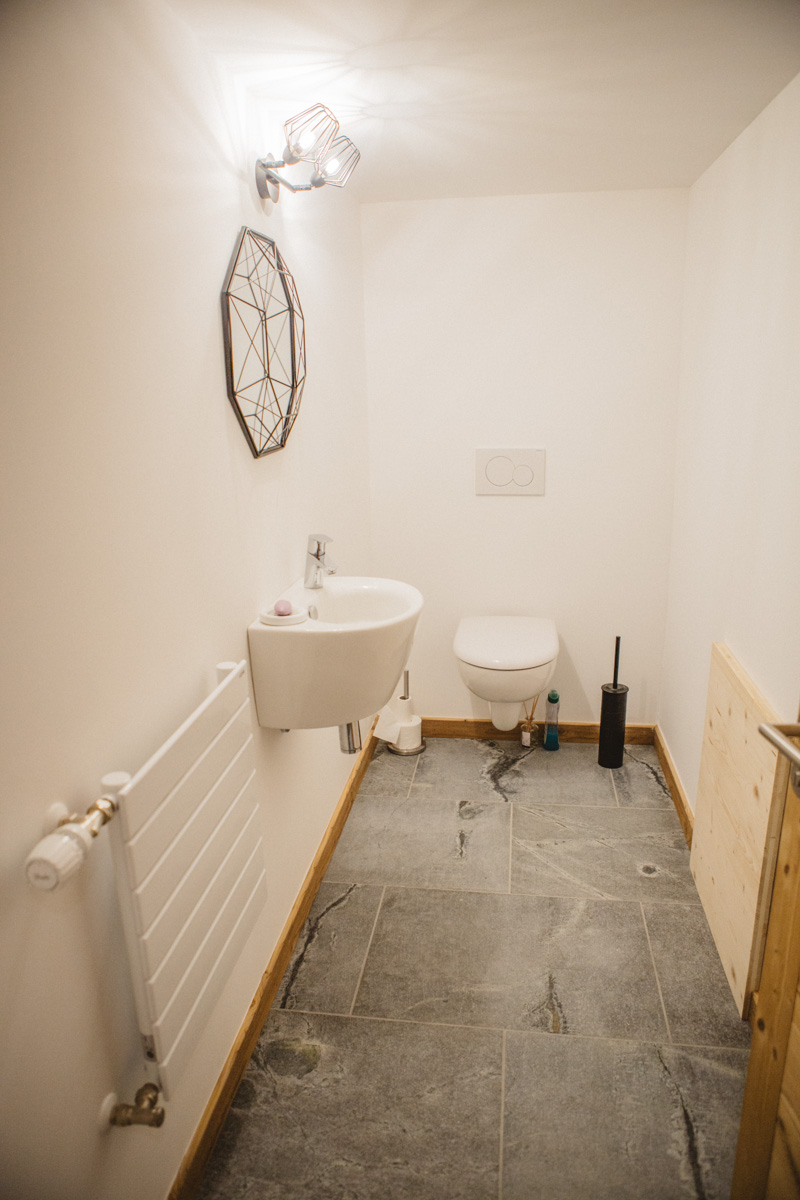 Master bedroom's restrooms